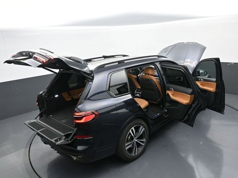 Used 2025 BMW X7 xDrive40i w/ M Sport Package image 45