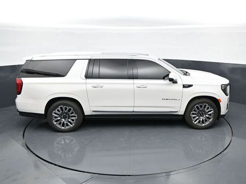 Used 2023 GMC Yukon XL Denali Ultimate image 39