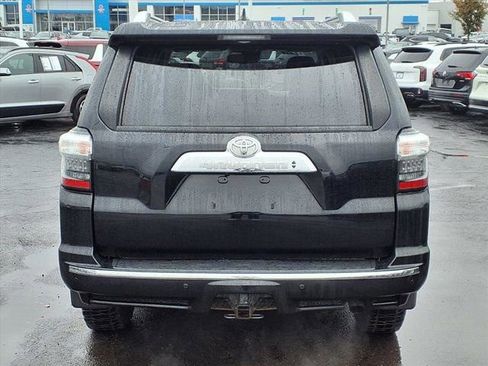Used 2022 Toyota 4Runner Limited image 5