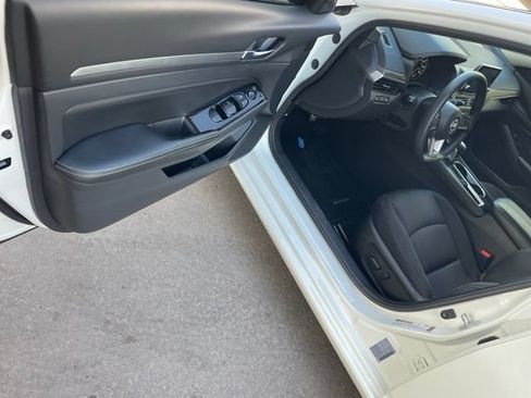 Used 2023 Nissan Altima 2.5 SV FWD image 18