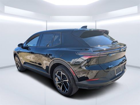 New 2026 Chevrolet Equinox EV LT image 5