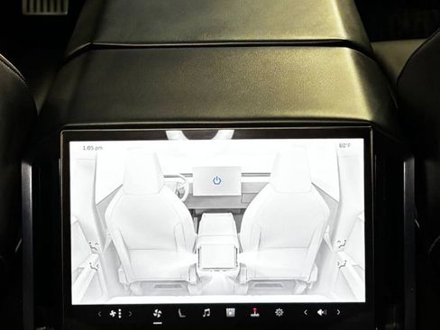 Used 2024 Tesla Cybertruck AWD Crew Cab image 34