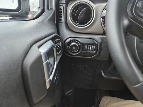 Used 2020 Jeep Wrangler Unlimited Sport S image 13