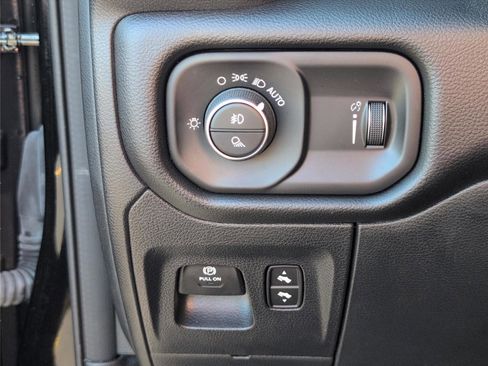 Used 2025 RAM 1500 Big Horn image 31