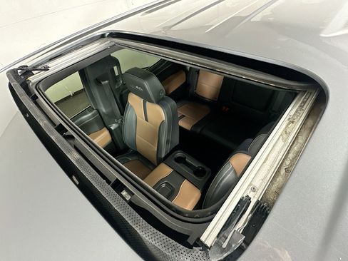 Used 2022 Chevrolet Silverado 1500 High Country w/ Technology Package image 22