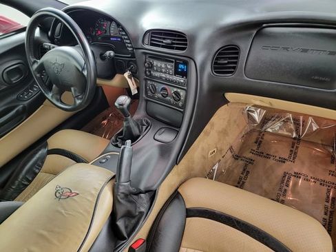Used 2001 Chevrolet Corvette Coupe RWD image 17