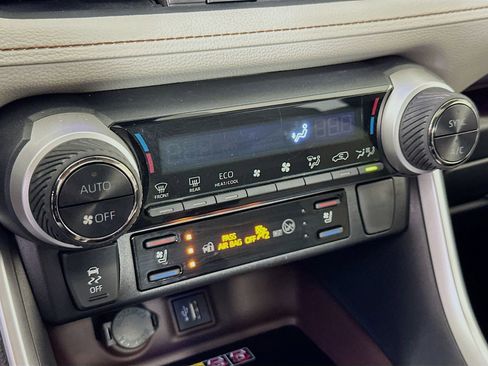 Used 2025 Toyota RAV4 Limited w/ Advanced Technology Package image 16