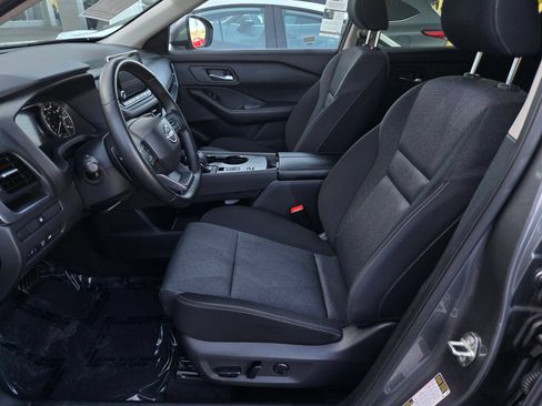 Used 2025 Nissan Rogue SV FWD image 15