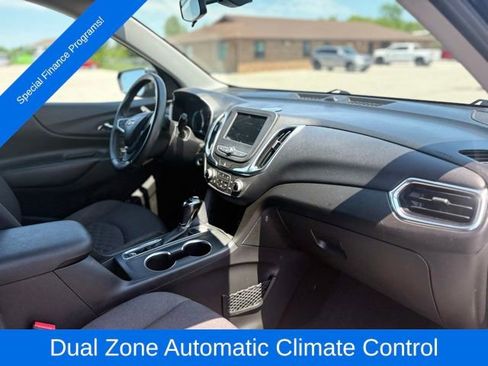 Used 2019 Chevrolet Equinox LT FWD image 26