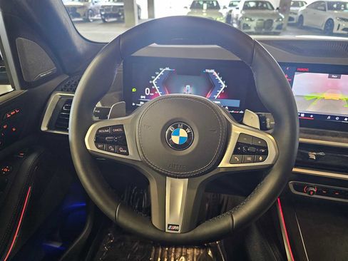 Used 2026 BMW X7 xDrive40i w/ M Sport Package AWD/4WD image 11
