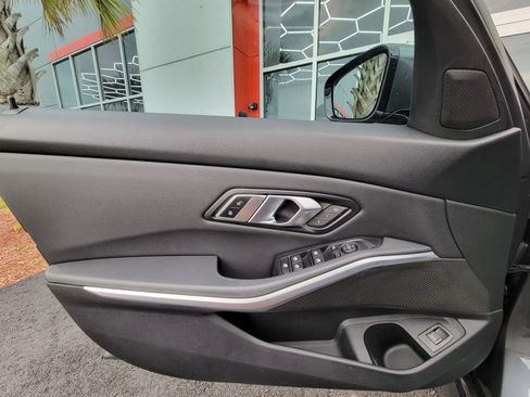 Used 2019 BMW 330i Sedan RWD image 18