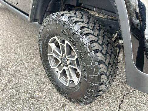 Used 2024 Jeep Gladiator Mojave image 16