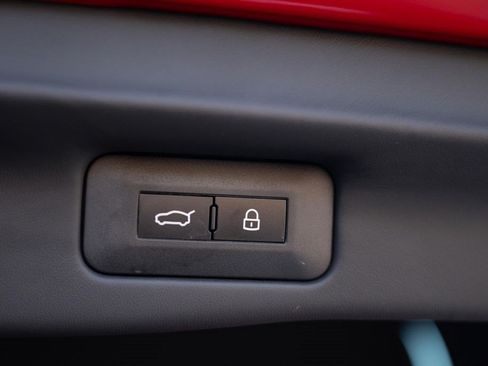 Used 2025 Ferrari Purosangue AWD/4WD image 24