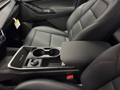 New 2026 Chevrolet Equinox LT w/ Convenience Package II AWD/4WD image 16