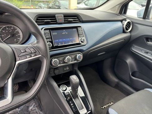 Used 2025 Nissan Versa SV FWD image 17