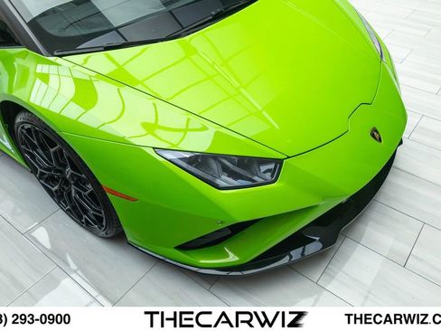 Used 2021 Lamborghini Huracan EVO RWD image 2