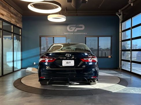 Used 2021 Toyota Camry SE AWD/4WD image 4