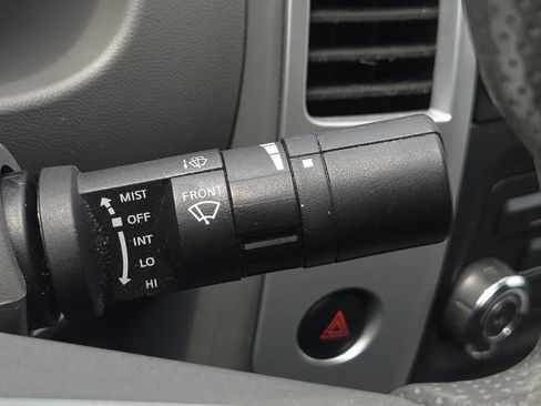 Used 2014 Nissan Frontier SV AWD/4WD image 38