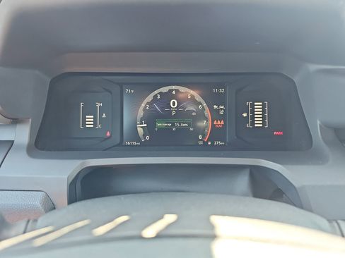 Used 2024 Toyota Tacoma SR image 19