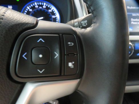 Used 2016 Toyota Highlander XLE FWD image 39