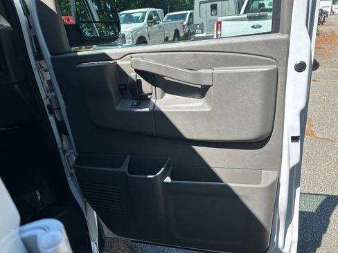 Used 2024 GMC Savana 2500 w/ Driver Convenience Package RWD image 27