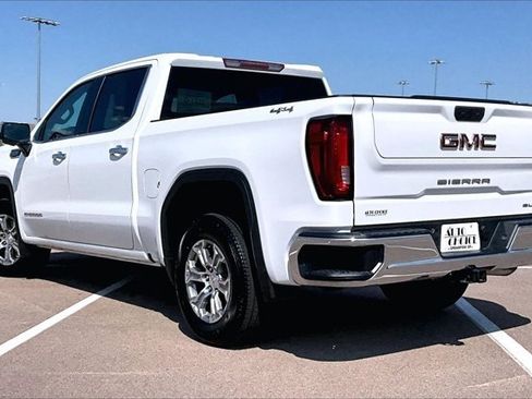 Used 2025 GMC Sierra 1500 SLT AWD/4WD image 4