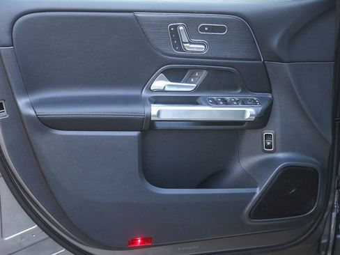 New 2026 Mercedes-Benz GLB 250 4MATIC image 19