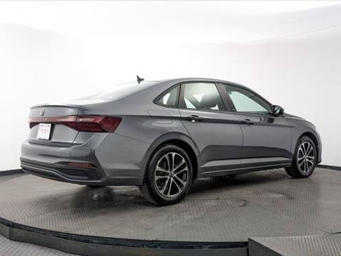 Used 2025 Volkswagen Jetta Sport FWD image 7