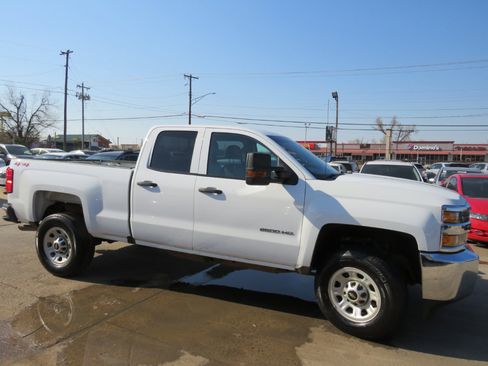 Used 2019 Chevrolet Silverado 2500 W/T image 32