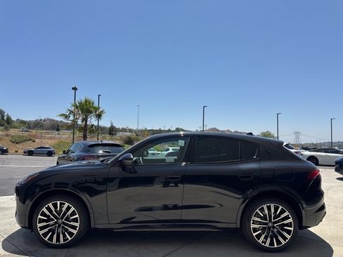 New 2025 Maserati Grecale Modena image 4