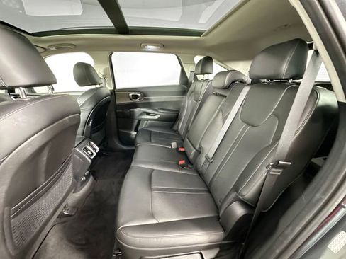 Used 2023 Kia Sorento S w/ Panoramic Sunroof Package AWD/4WD image 27
