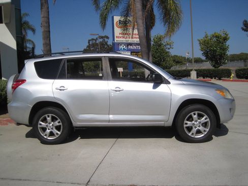 Used 2011 Toyota RAV4 2WD w/ Upgrade Value Pkg image 10