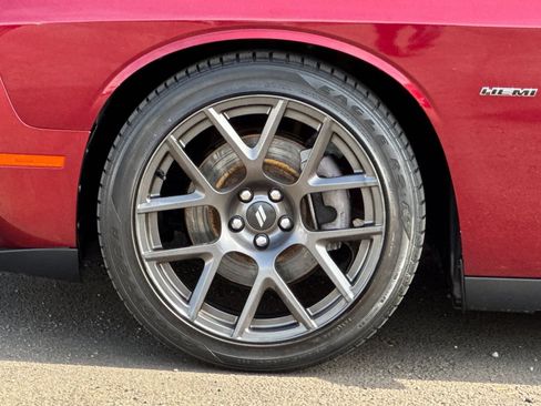Used 2017 Dodge Challenger R/T RWD image 32
