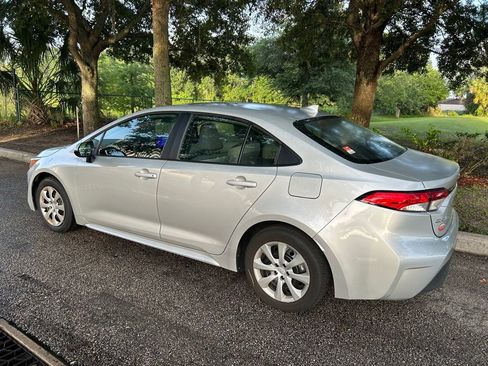 Certified 2025 Toyota Corolla LE FWD image 4