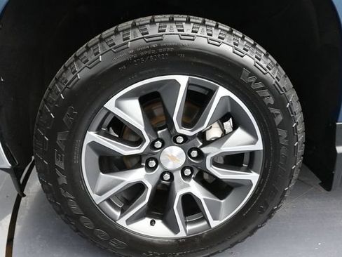 Used 2024 Chevrolet Silverado 1500 LT AWD/4WD image 21