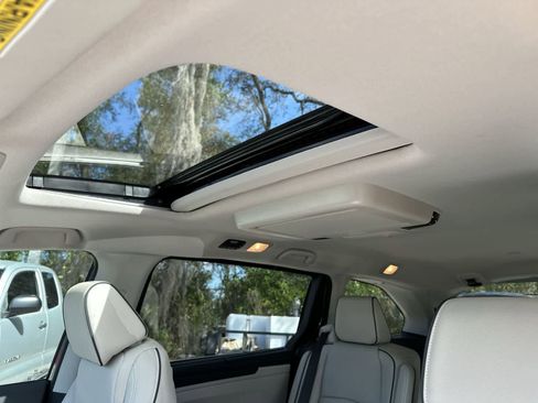 New 2026 Honda Odyssey Touring image 17