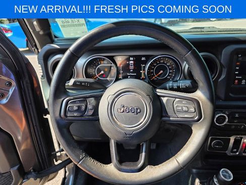 Used 2019 Jeep Wrangler Sport AWD/4WD image 13