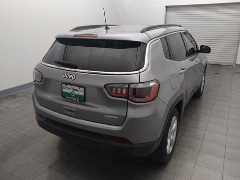 Used 2018 Jeep Compass Latitude FWD image 7
