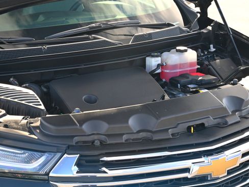Used 2023 Chevrolet Traverse LT image 33