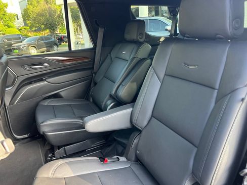 Used 2024 Cadillac Escalade Luxury w/ LPO, Floor Liner Package AWD/4WD image 22
