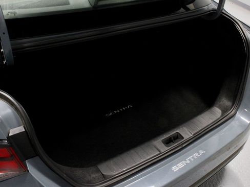 Used 2025 Nissan Sentra SR w/ SR Premium Package FWD image 12