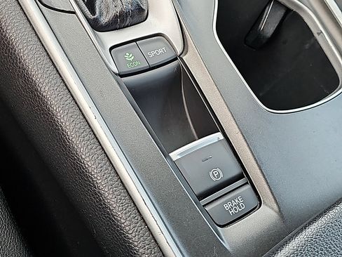 Used 2018 Honda Accord Sport image 22