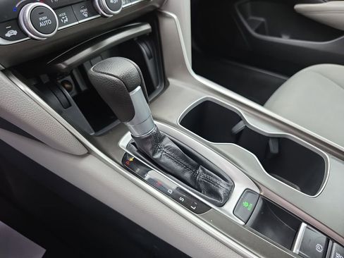 Used 2019 Honda Accord LX image 24