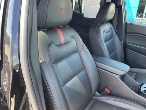 Used 2025 Chevrolet Trax RS FWD image 23