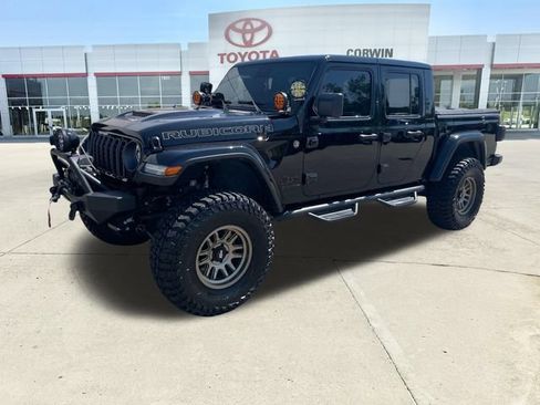 Used 2025 Jeep Gladiator Mojave w/ Convenience Group AWD/4WD image 7