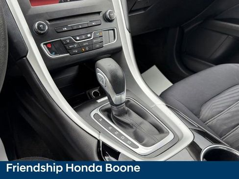 Used 2016 Ford Fusion SE FWD image 26