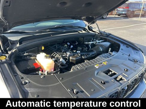 Certified 2023 Jeep Grand Cherokee L Limited w/ Luxury Tech Group II AWD/4WD image 17