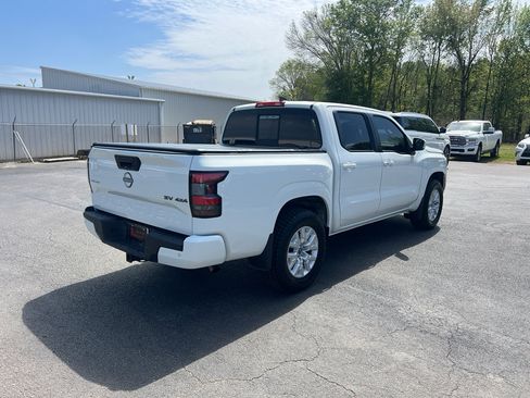 Used 2022 Nissan Frontier SV w/ SV Premium Package image 8