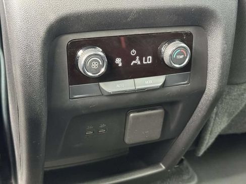 Used 2024 Chevrolet Traverse LT AWD/4WD image 17
