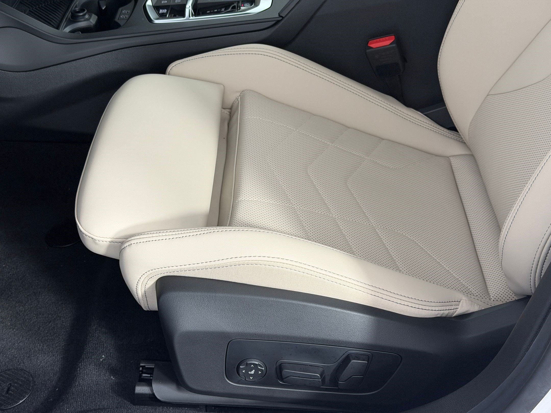Used 2026 BMW 228i w/ Technology Package FWD image 13